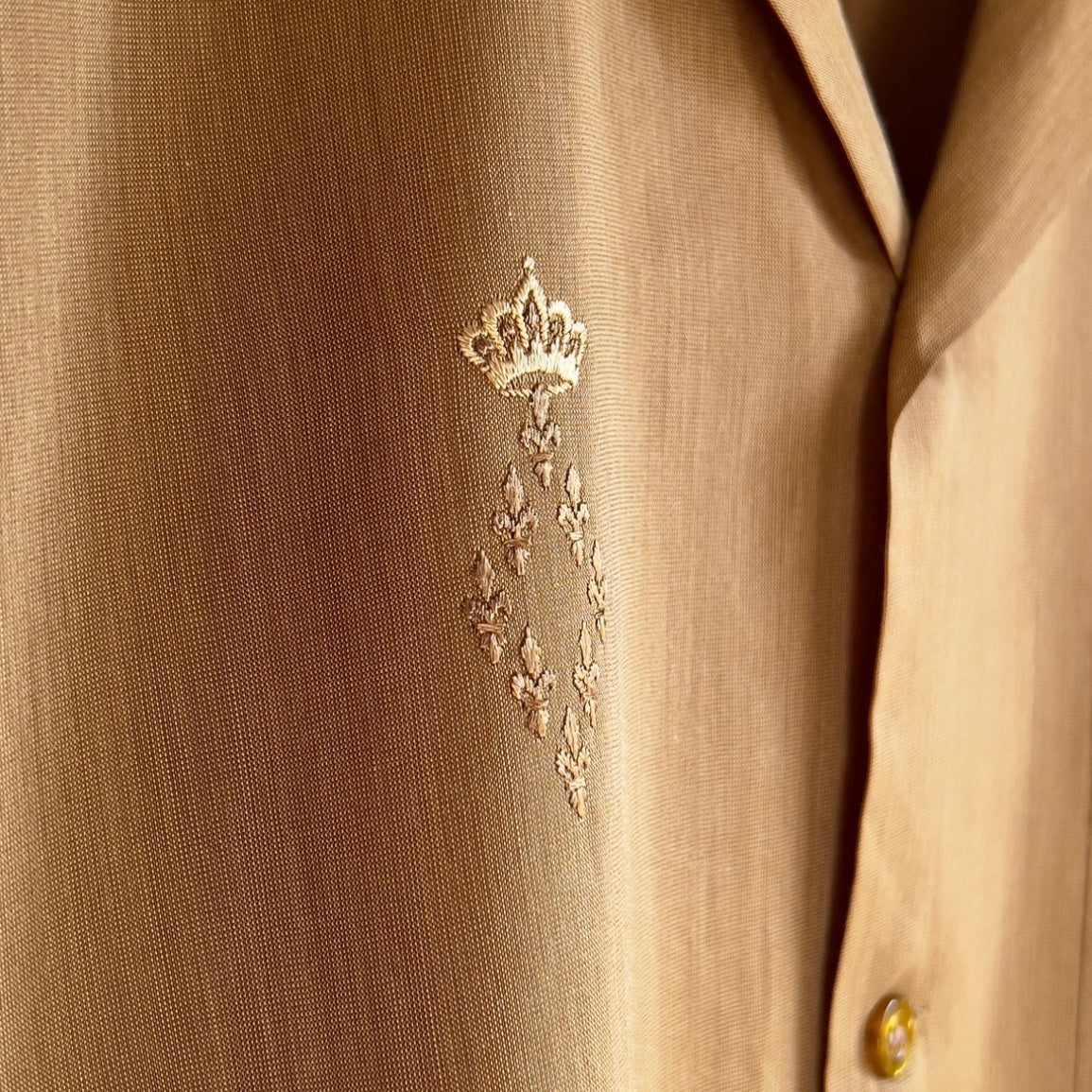 1960s Towncraft Golden Loop Collar Button Up Shirt  - Shop ThreadCount Vintage Co.