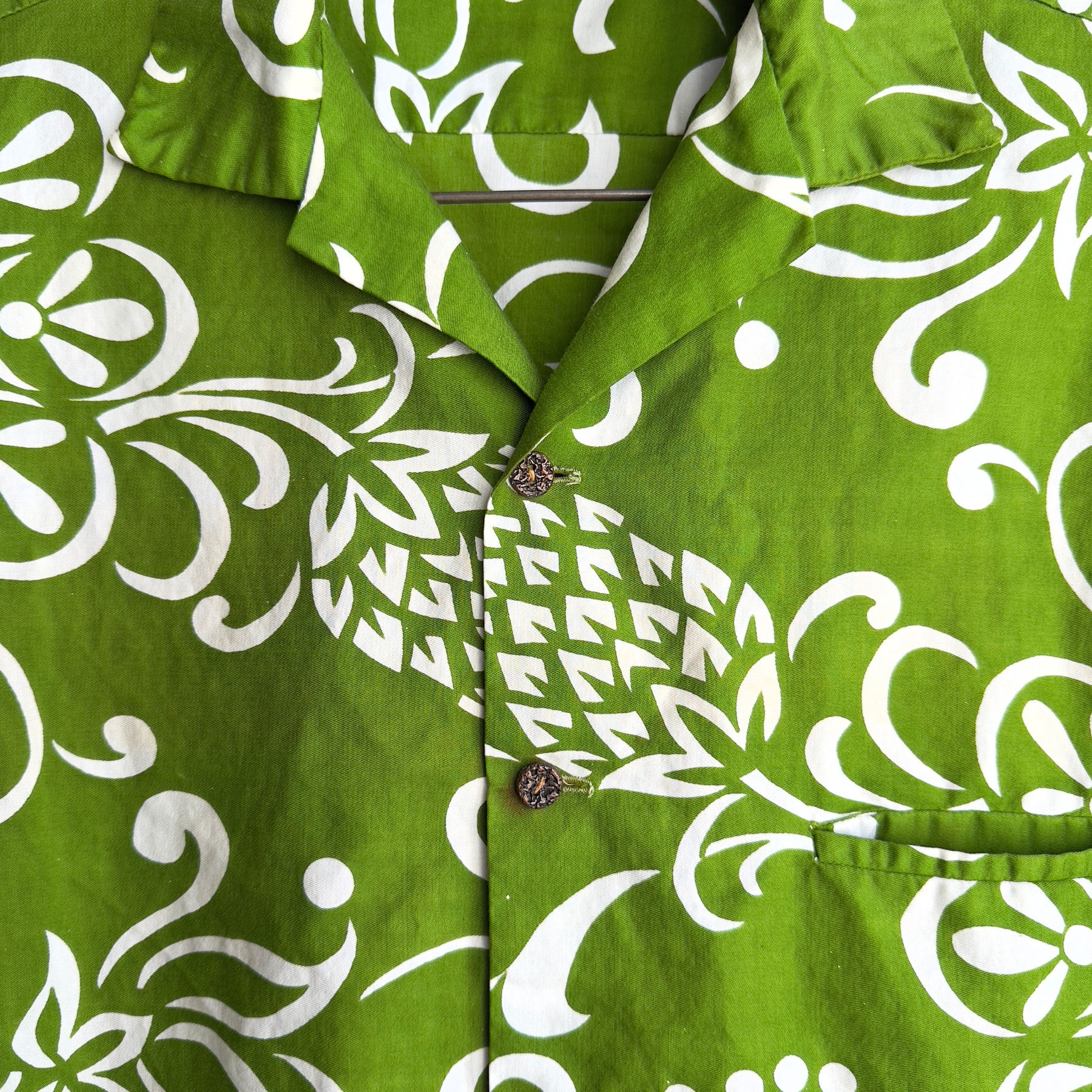 1960s Green & White Floral Button Up Hawaiian Shirt  - Shop ThreadCount Vintage Co.