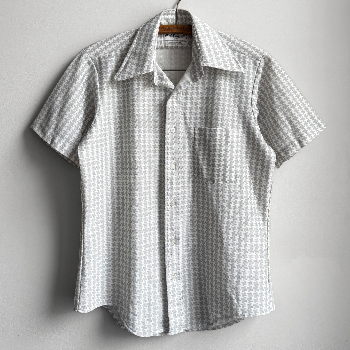 Vintage 1980s Geometric Knit Short Sleeve Button Up Shirt - Shop ThreadCount Vintage Co.