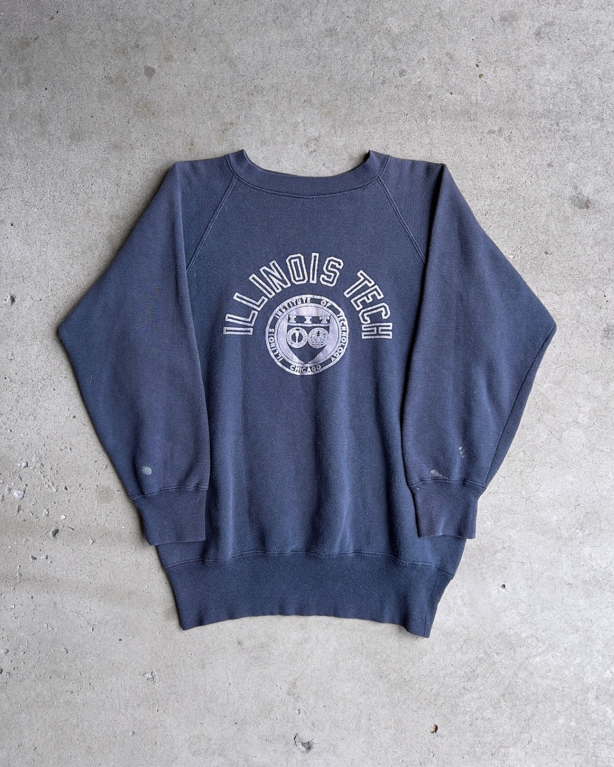 1960s Illinois Tech Blue Flock Print Crewneck Sweatshirt  - Shop ThreadCount Vintage Co.