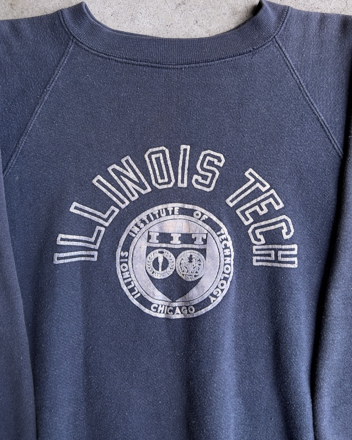 1960s Illinois Tech Blue Flock Print Crewneck Sweatshirt  - Shop ThreadCount Vintage Co.