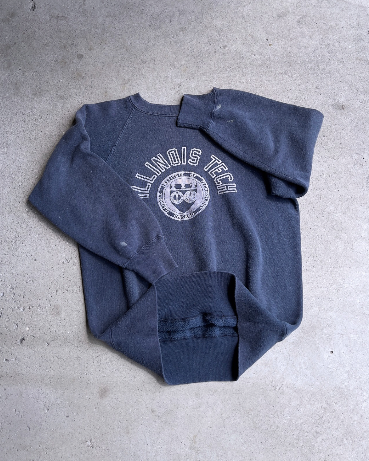 1960s Illinois Tech Blue Flock Print Crewneck Sweatshirt  - Shop ThreadCount Vintage Co.