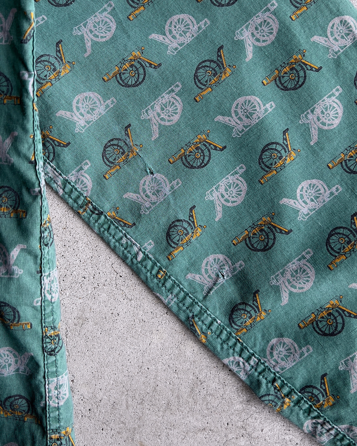 1960s Green Canon Print Perma-Smooth Pilgrim Shirt  - Shop ThreadCount Vintage Co.