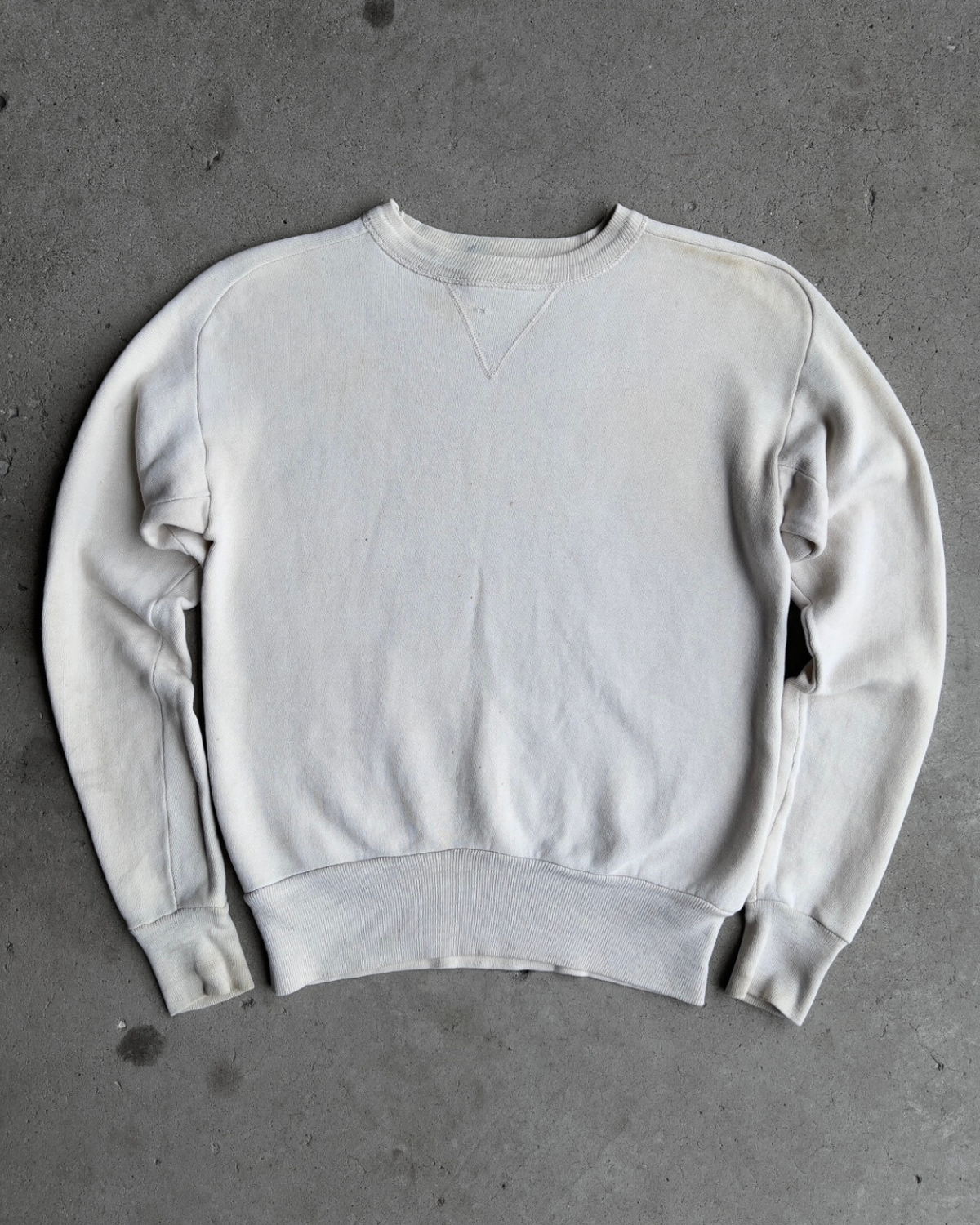 1950s White Freedom Sleeve Single-V Sweatshirt  - Shop ThreadCount Vintage Co.