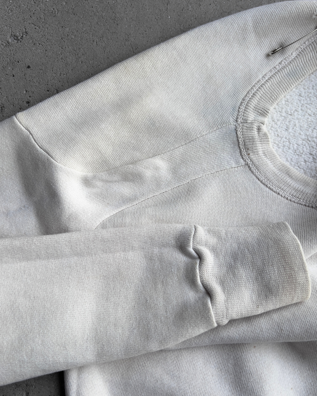 1950s White Freedom Sleeve Single-V Sweatshirt  - Shop ThreadCount Vintage Co.