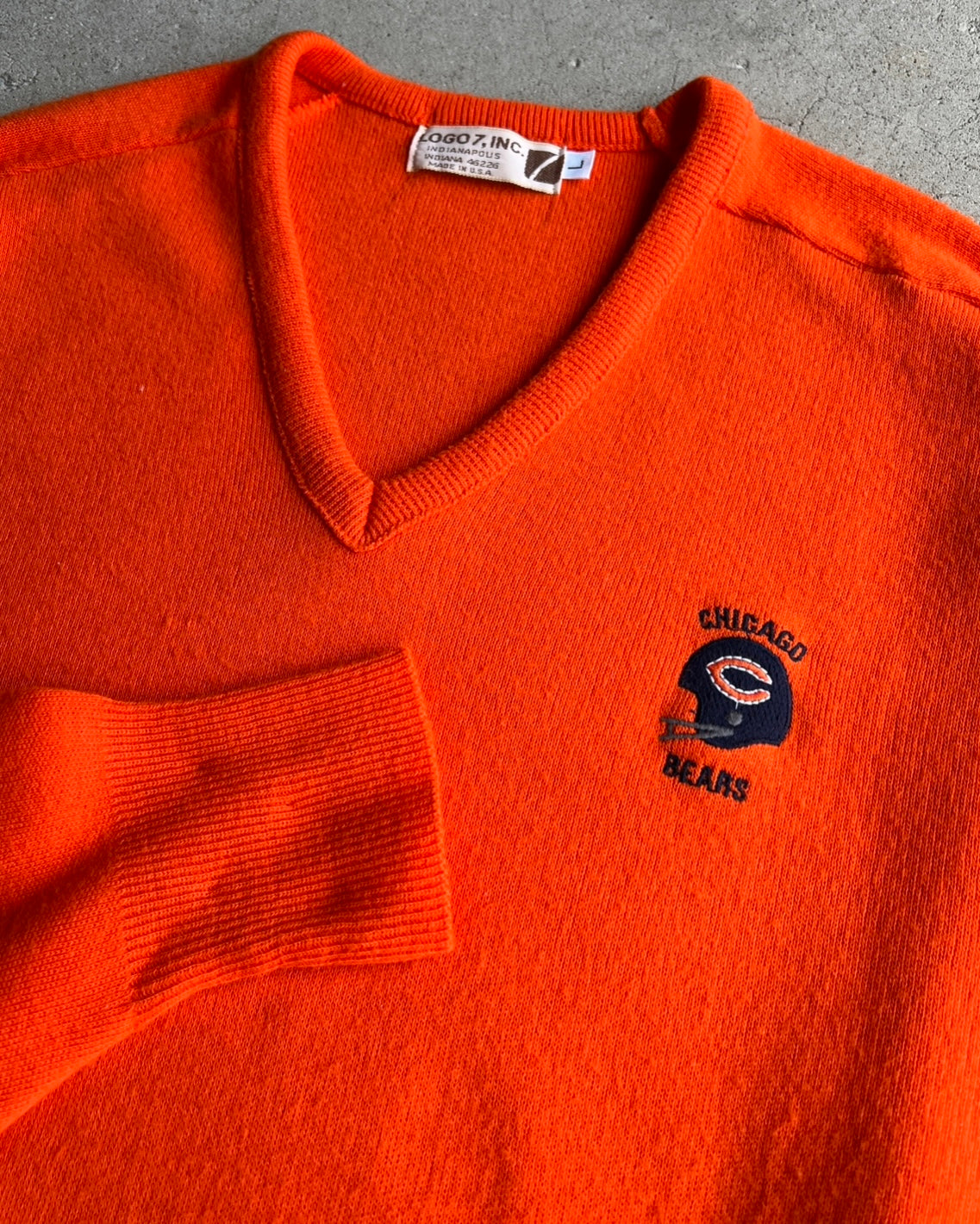 Vintage 1980s Chicago Bears Embroidered Helmet Team Sweater  - Shop ThreadCount Vintage Co.