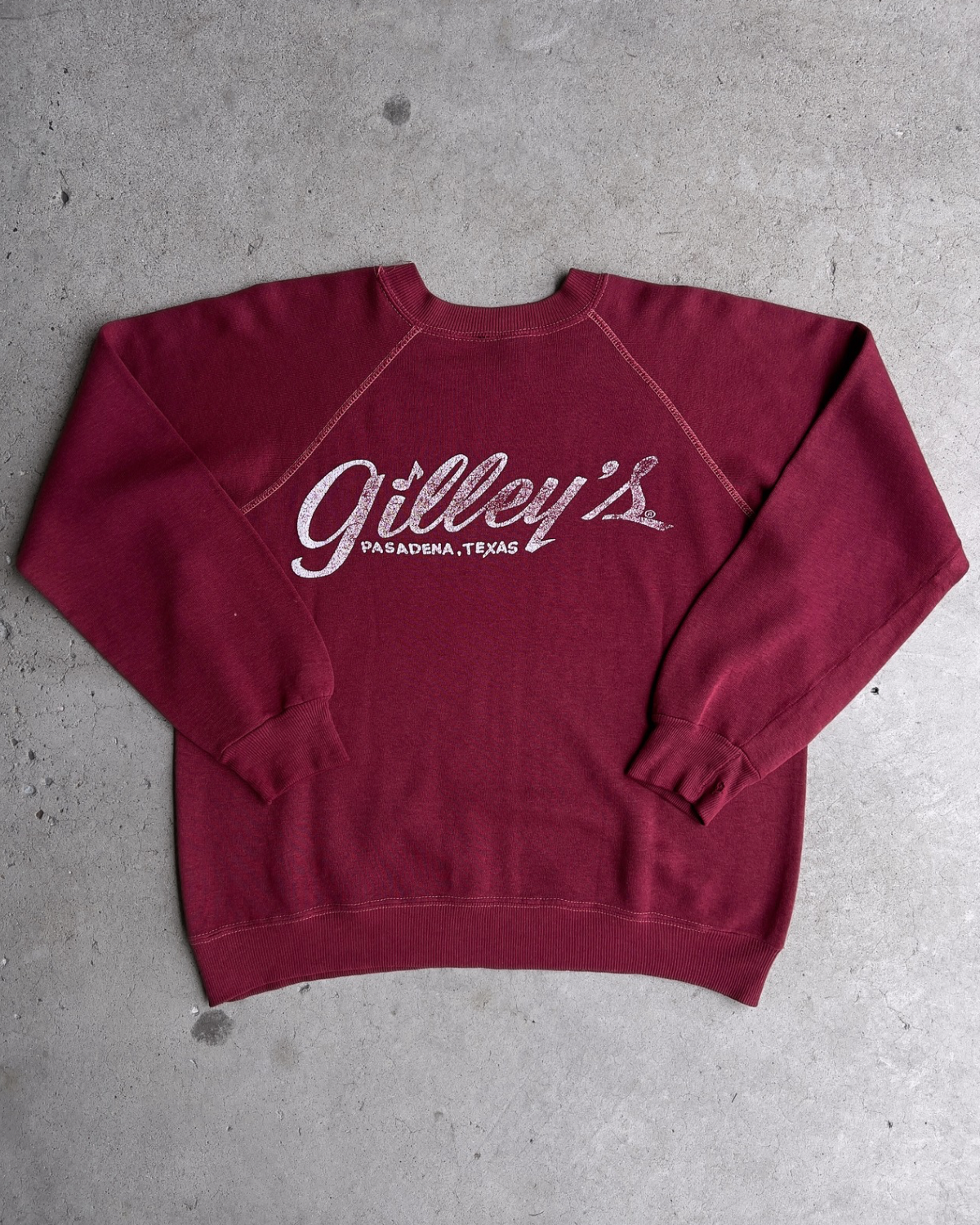 Vintage 1980s Gilley’s Bar Pasadena Texas Maroon Sweatshirt  - Shop ThreadCount Vintage Co.