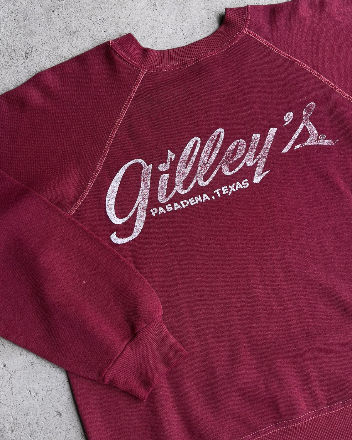 Vintage 1980s Gilley’s Bar Pasadena Texas Maroon Sweatshirt  - Shop ThreadCount Vintage Co.