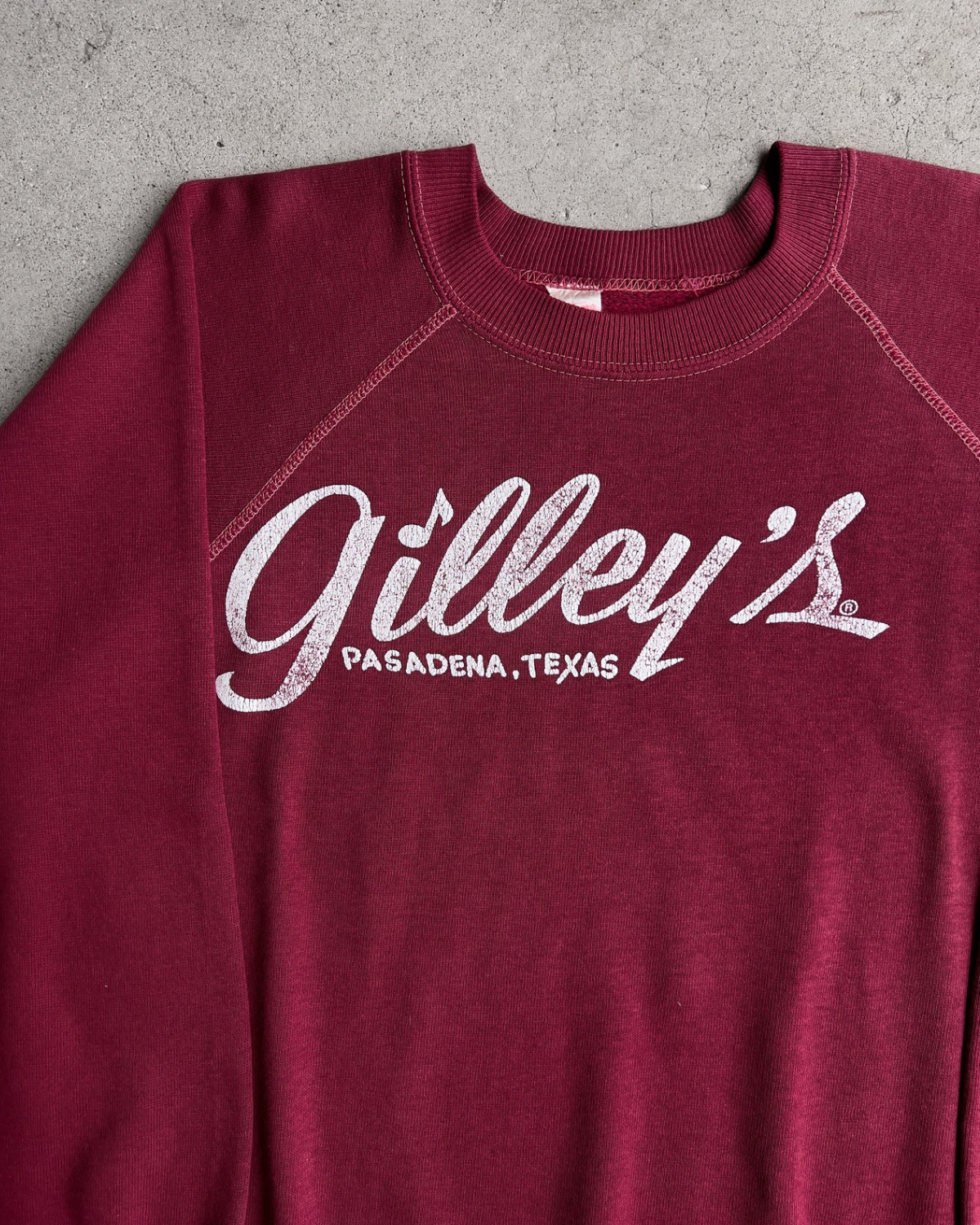 Vintage 1980s Gilley’s Bar Pasadena Texas Maroon Sweatshirt  - Shop ThreadCount Vintage Co.