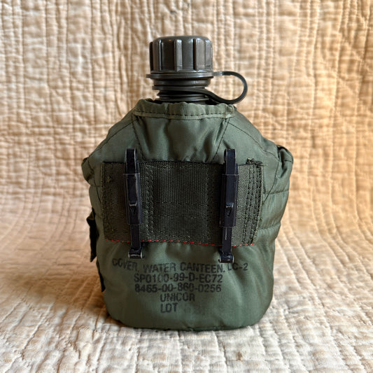 1990s U.S. Army LC-2 Water Canteen  - Shop THREADCOUNT Vintage Co.