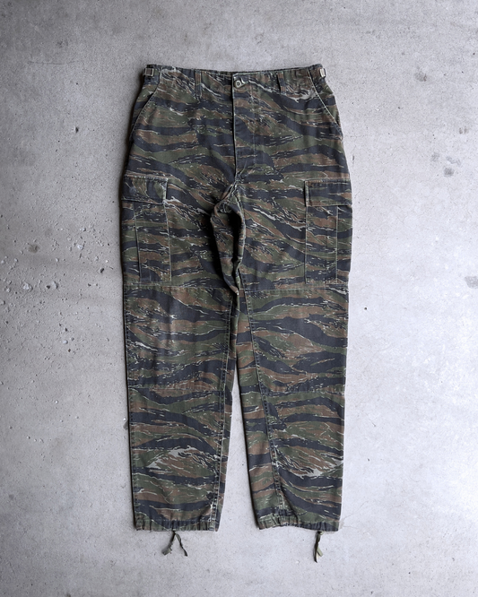 Vintage 1990s Tiger Camouflage Military Combat Cargo Pants  - Shop ThreadCount Vintage Co.