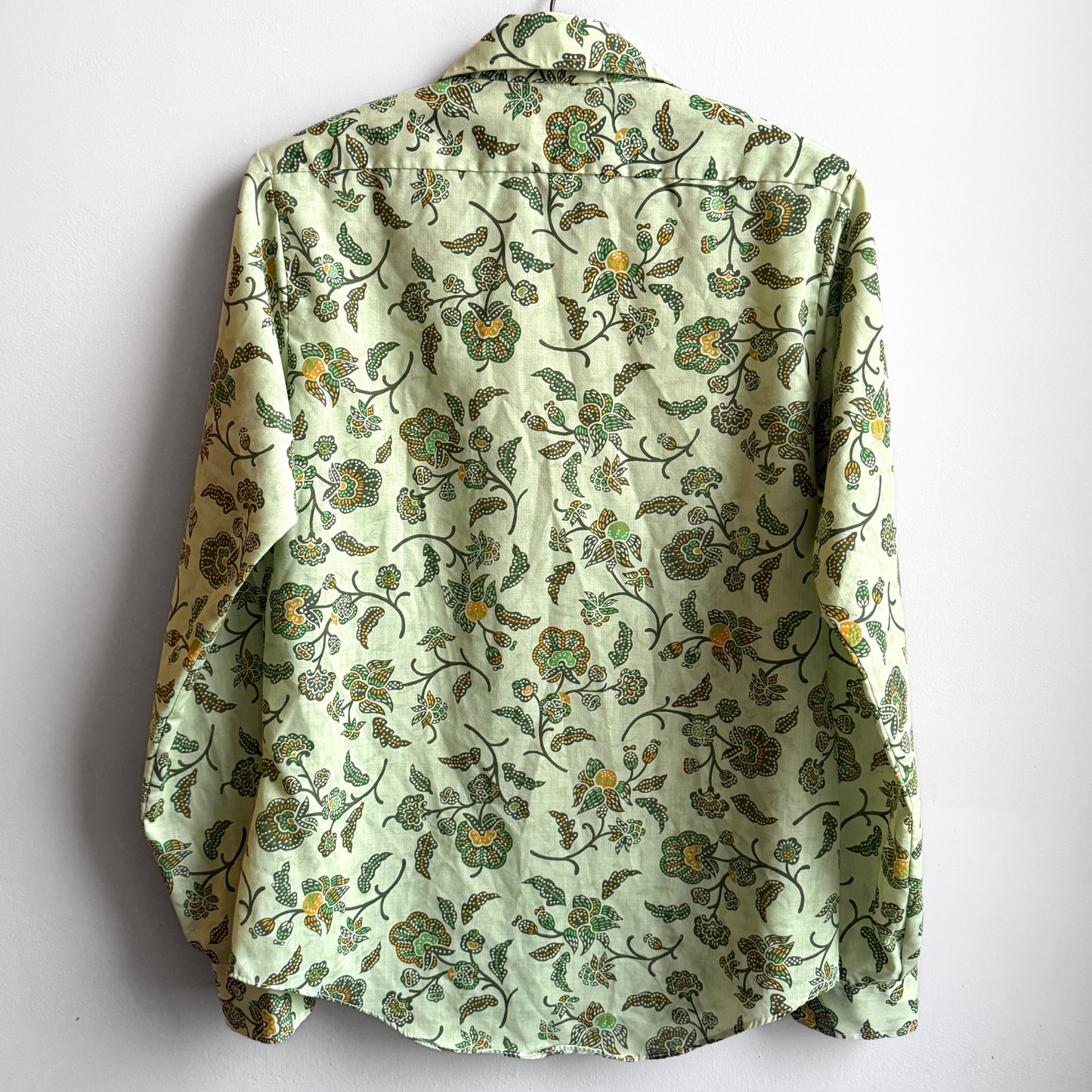 Vintage 1970s Green Floral Print Button Up Shirt  - Shop ThreadCount Vintage Co.