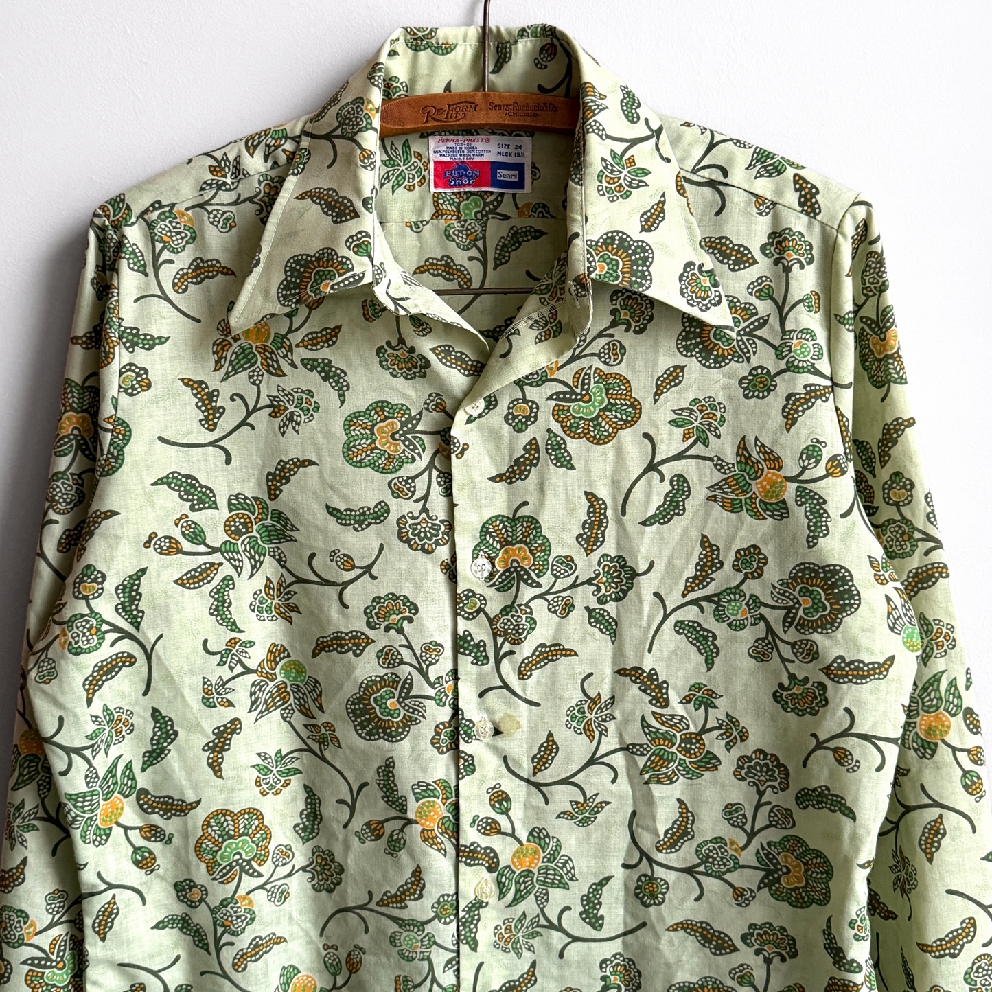 Vintage 1970s Green Floral Print Button Up Shirt  - Shop ThreadCount Vintage Co.