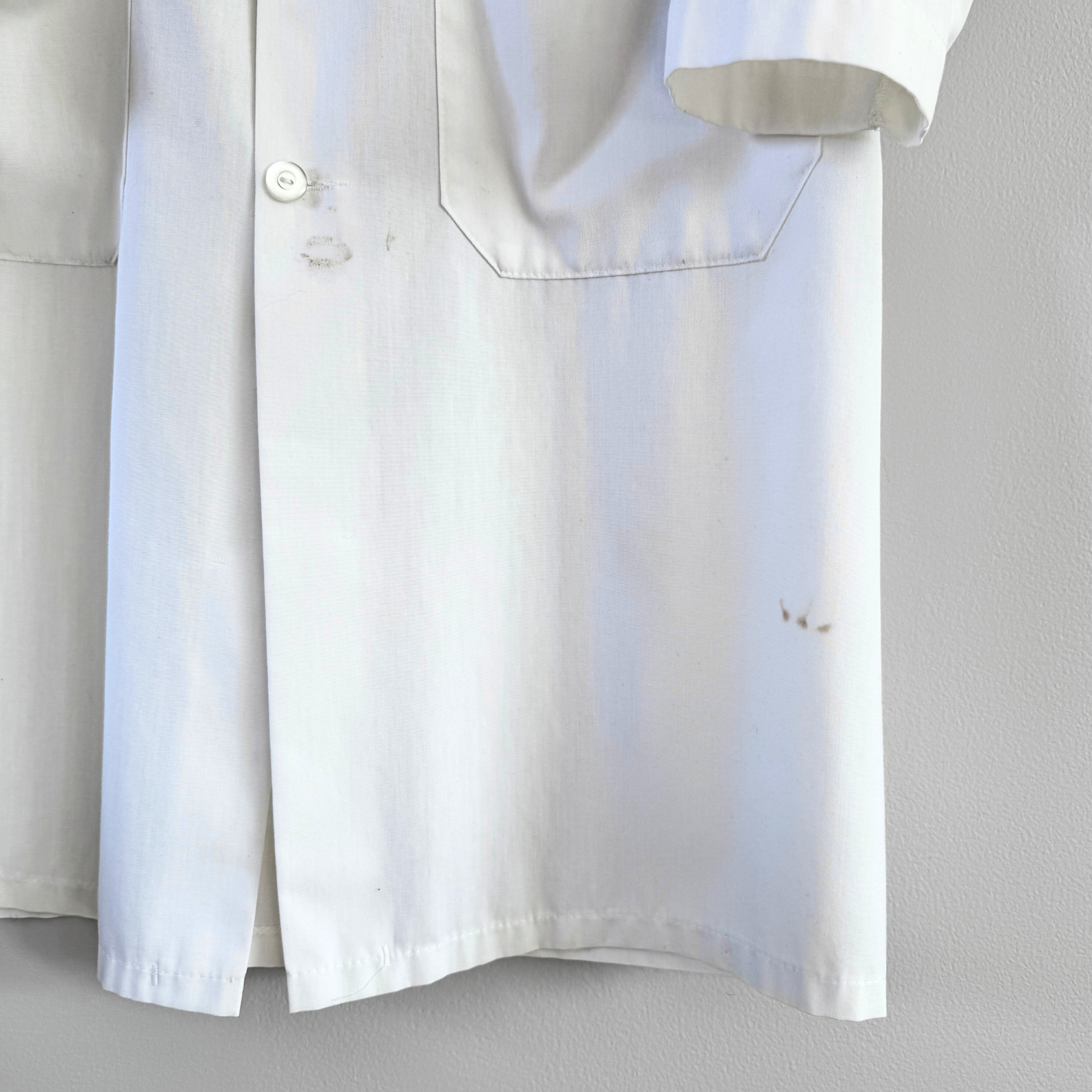 Vintage 1960s White Medical Lab Coat  - Shop ThreadCount Vintage Co.