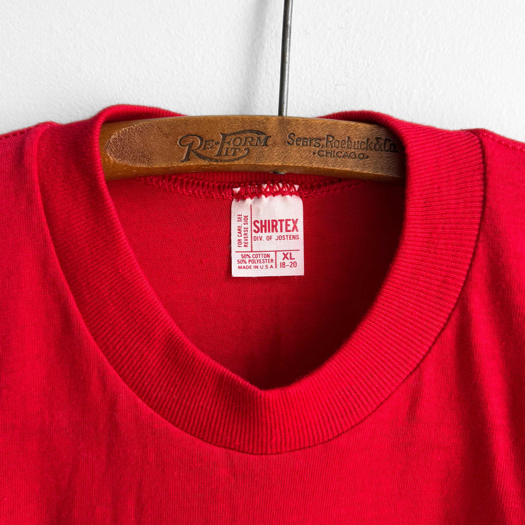 1980s Arkansas Razorbacks Red Graphic Tee  - Shop THREADCOUNT Vintage Co.