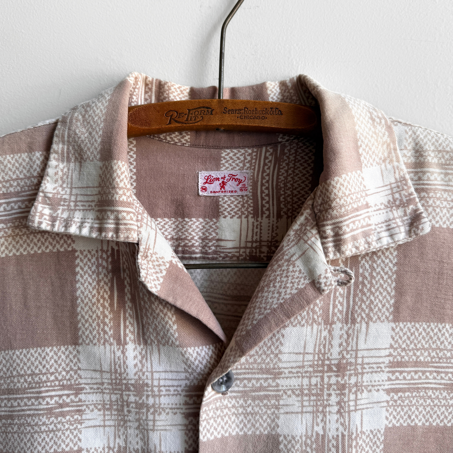 1950s Brown Shattered Plaid Loop Collar Shirt