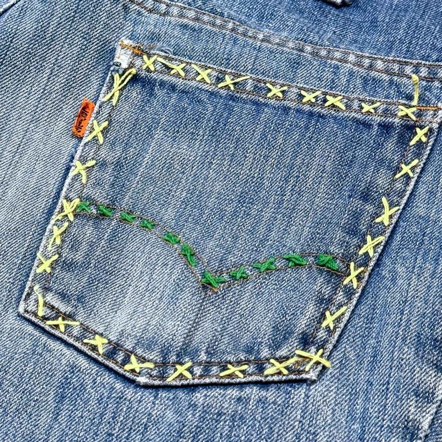 1970s Levi's 684 Bell Bottom Denim Jeans (32)