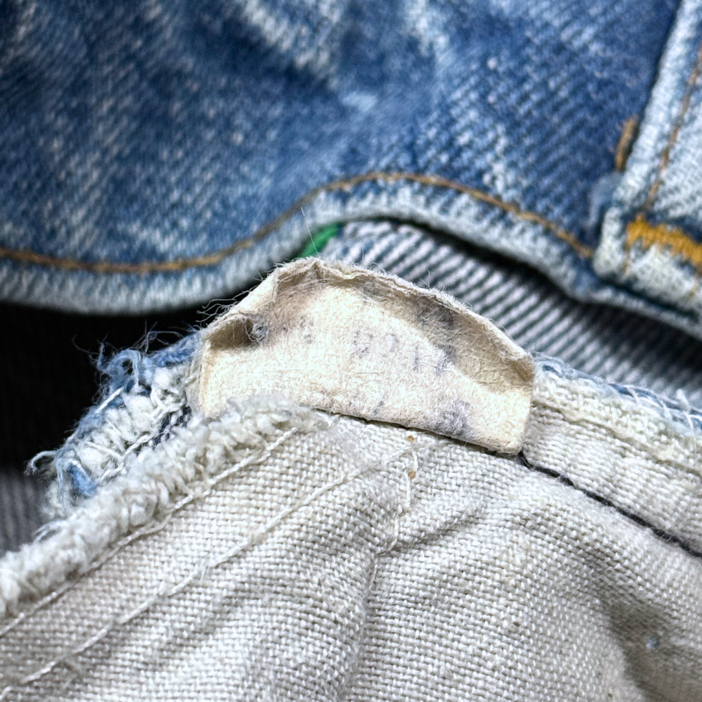 1970s Levi's 684 Bell Bottom Denim Jeans (32)