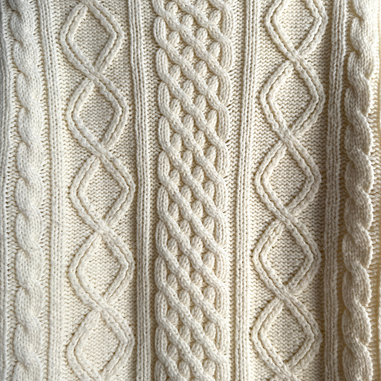 1980s Cream Cable Knit Sweater