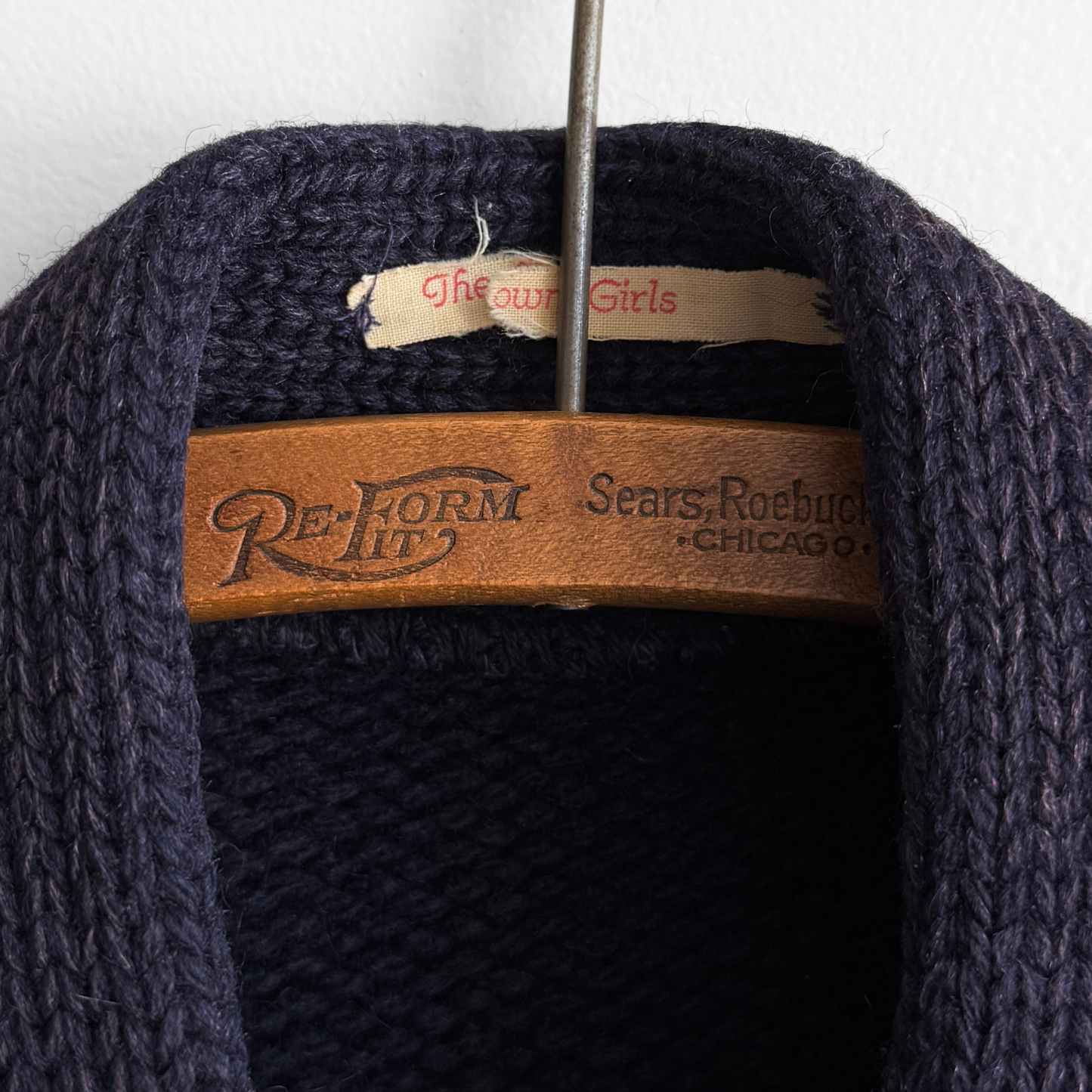 1940s Navy Blue Knit V-Neck Sweater