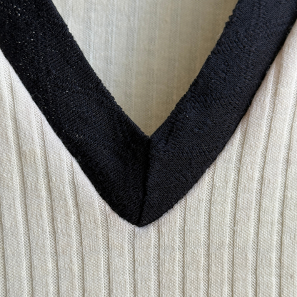 1970s Cream Ribbed Knit V-Neck Tee