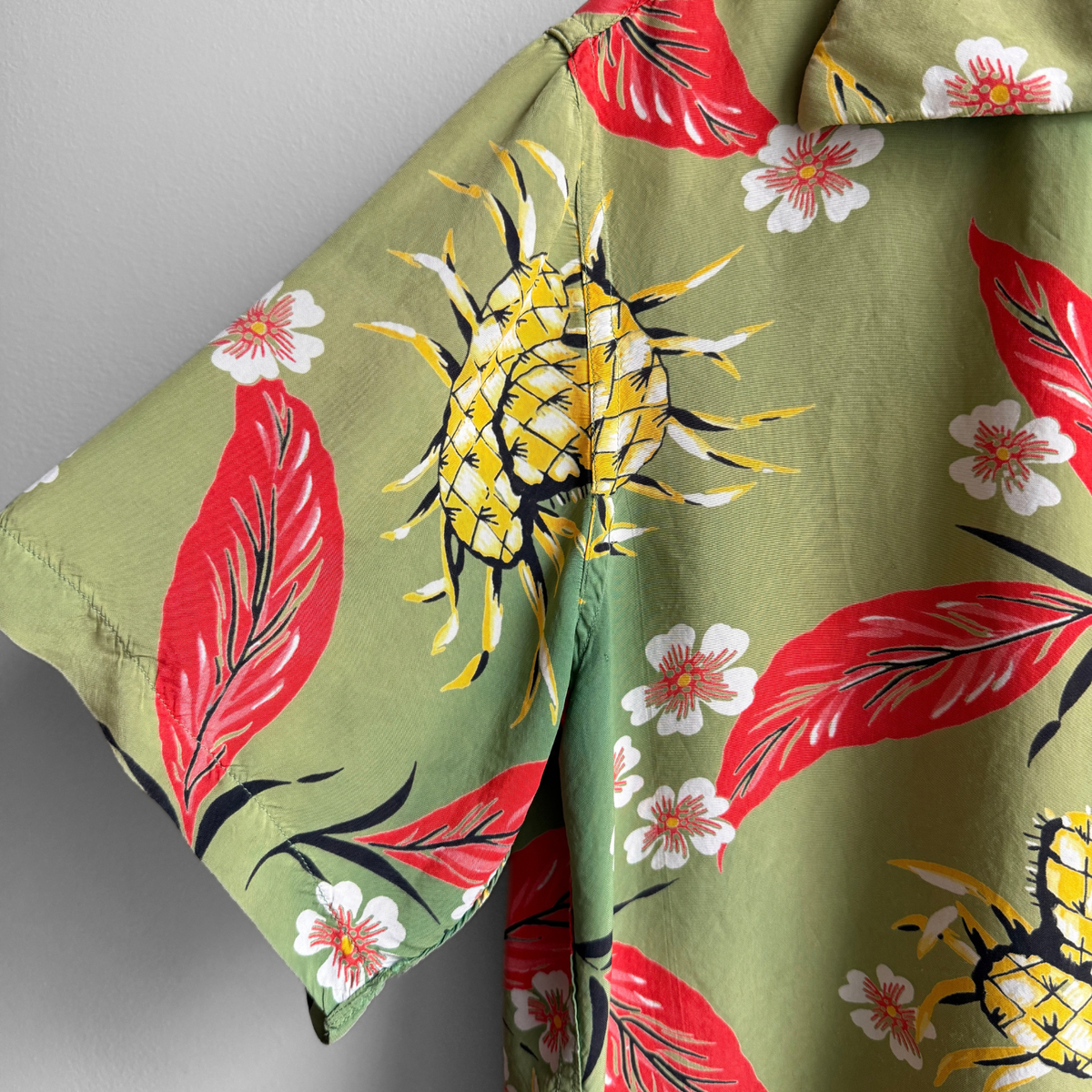 1940s Floral Straw Hat Cold Rayon Hawaiian Shirt