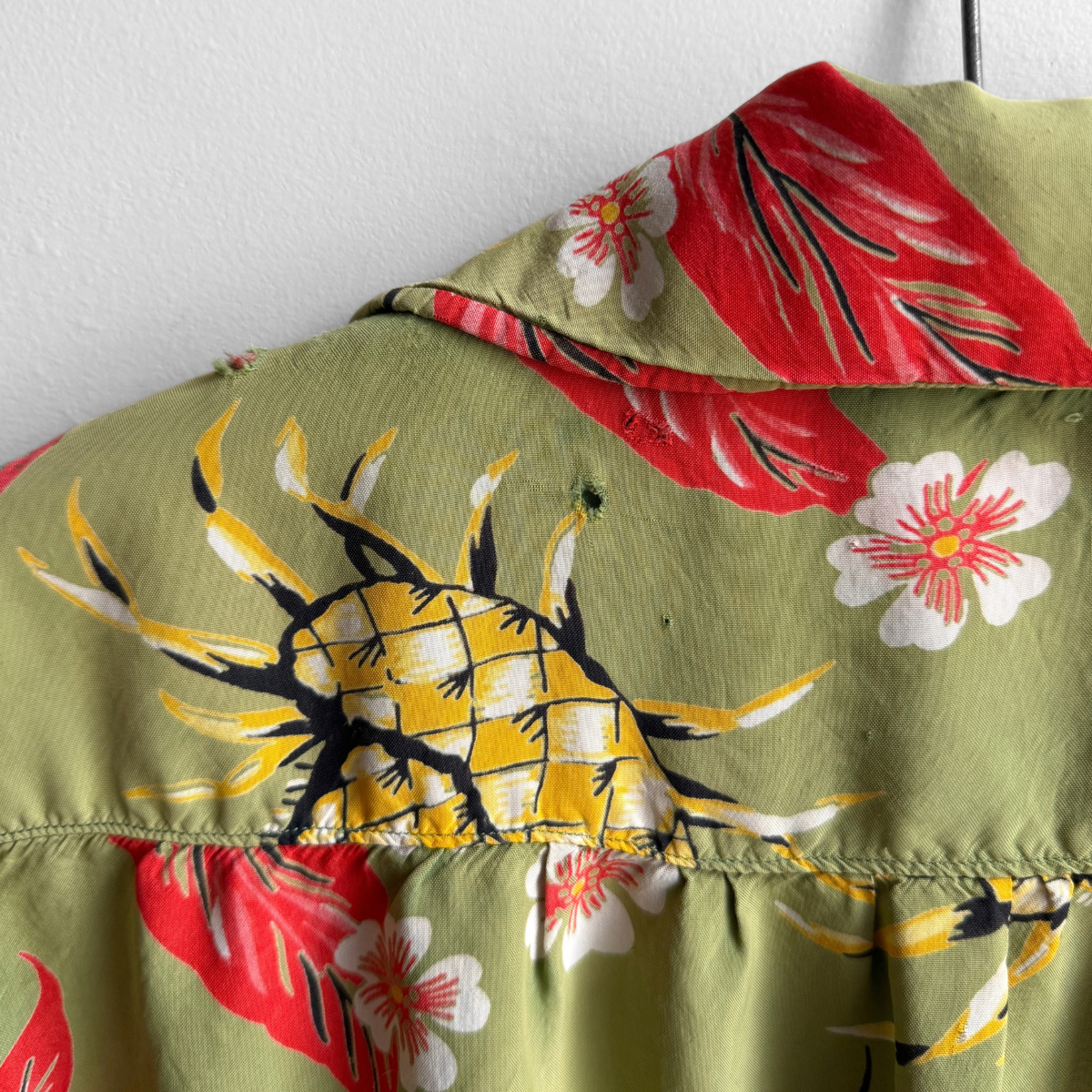 1940s Floral Straw Hat Cold Rayon Hawaiian Shirt