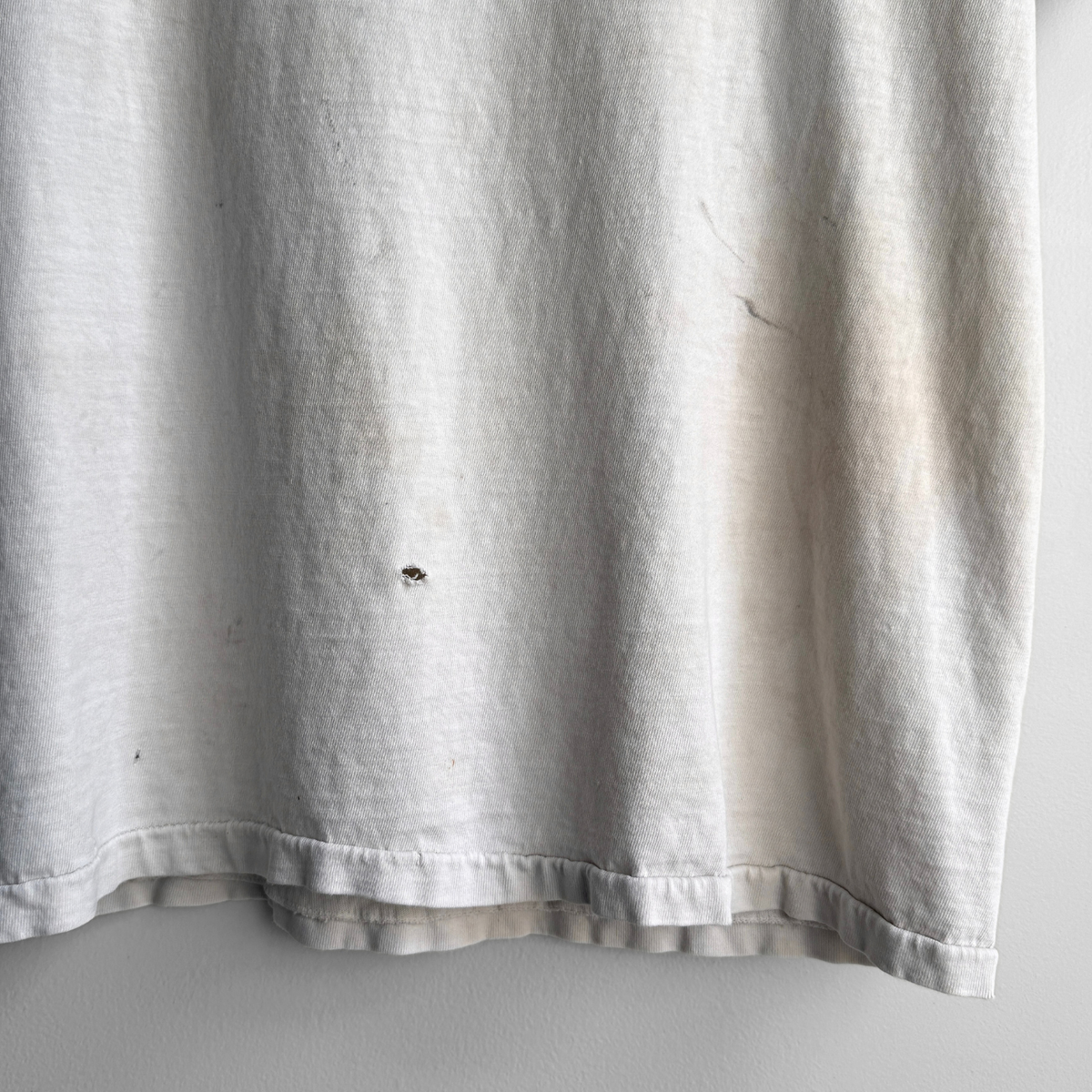 1980s Fred's Surf Shop Faded White Tee