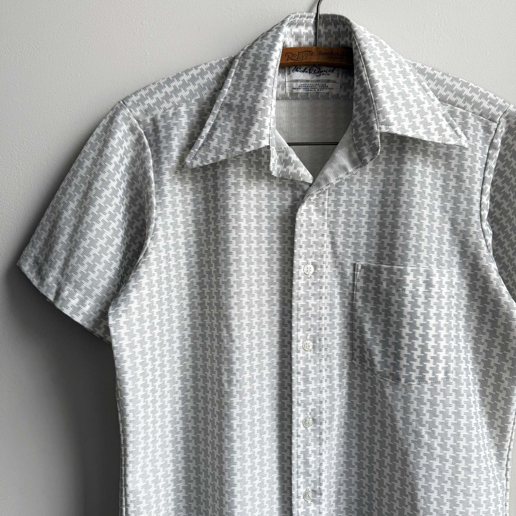 Vintage 1980s Geometric Knit Short Sleeve Button Up Shirt  - Shop ThreadCount Vintage Co.