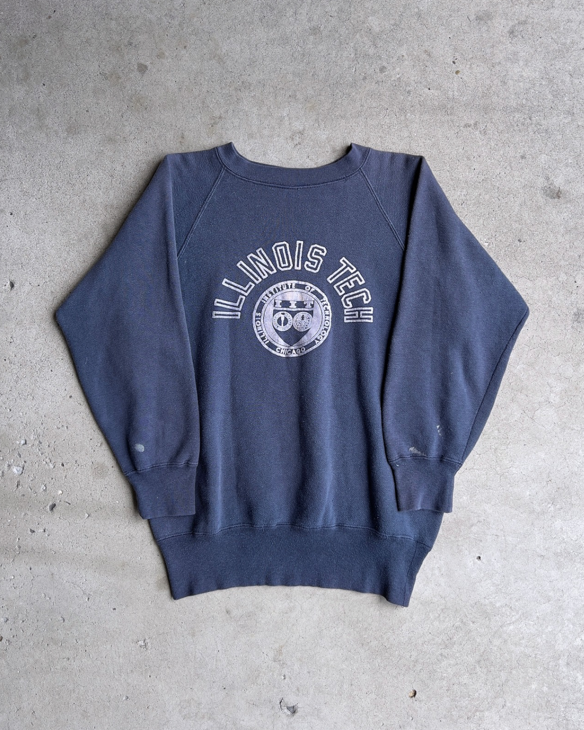 Vintage 1960s Illinois Tech Blue Flock Print Crewneck Sweatshirt  - Shop ThreadCount Vintage Co.