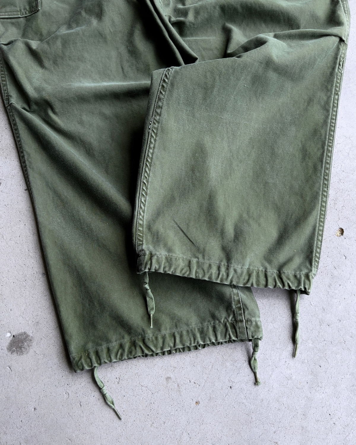 Vintage 1950s U.S. Army M-1951 Sateen Green Combat Cargo Field Pants  - Shop ThreadCount Vintage Co.