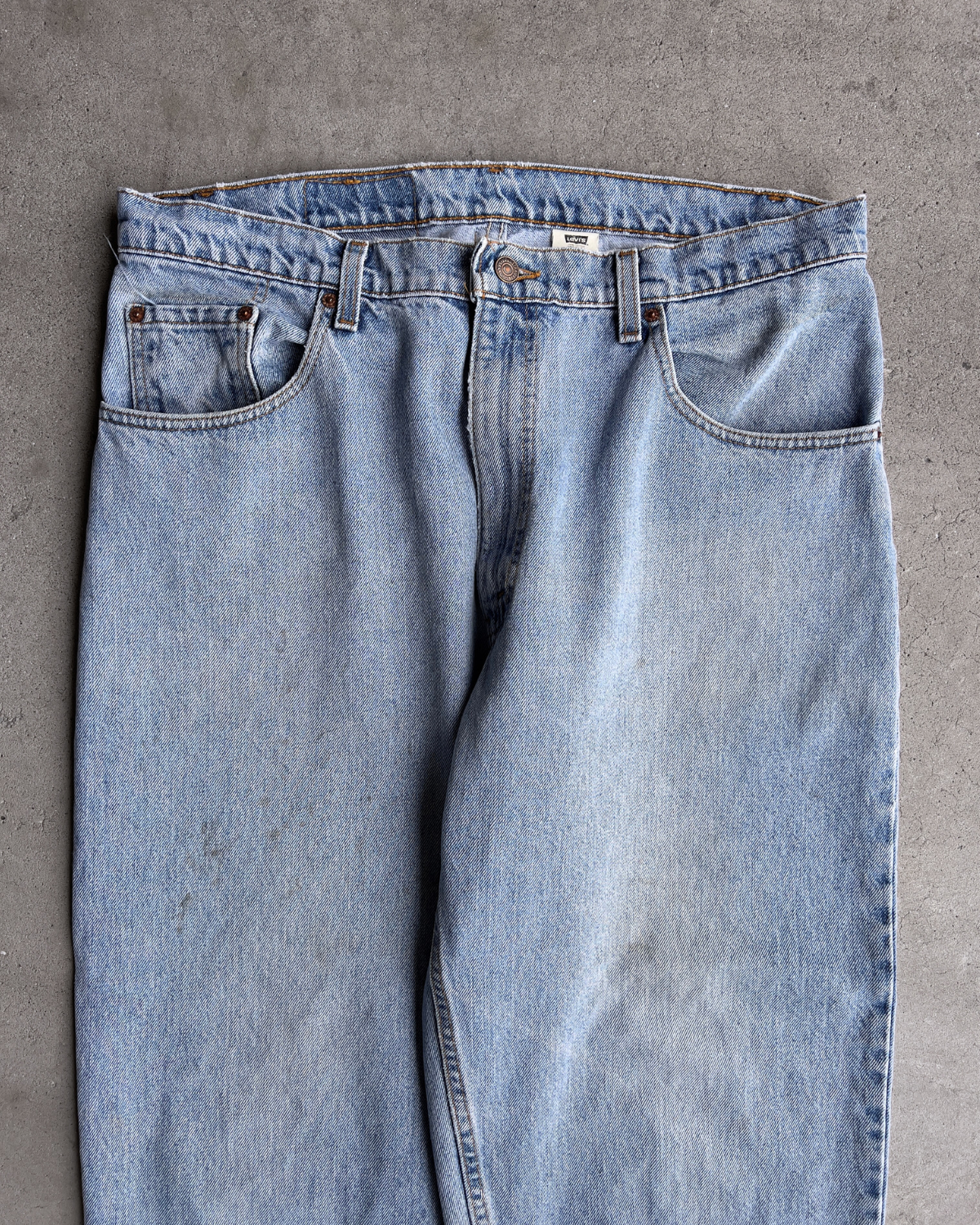 Vintage 1990s Levi's 560 Loose Fit Tapered Leg Denim Jeans  - Shop ThreadCount Vintage Co.