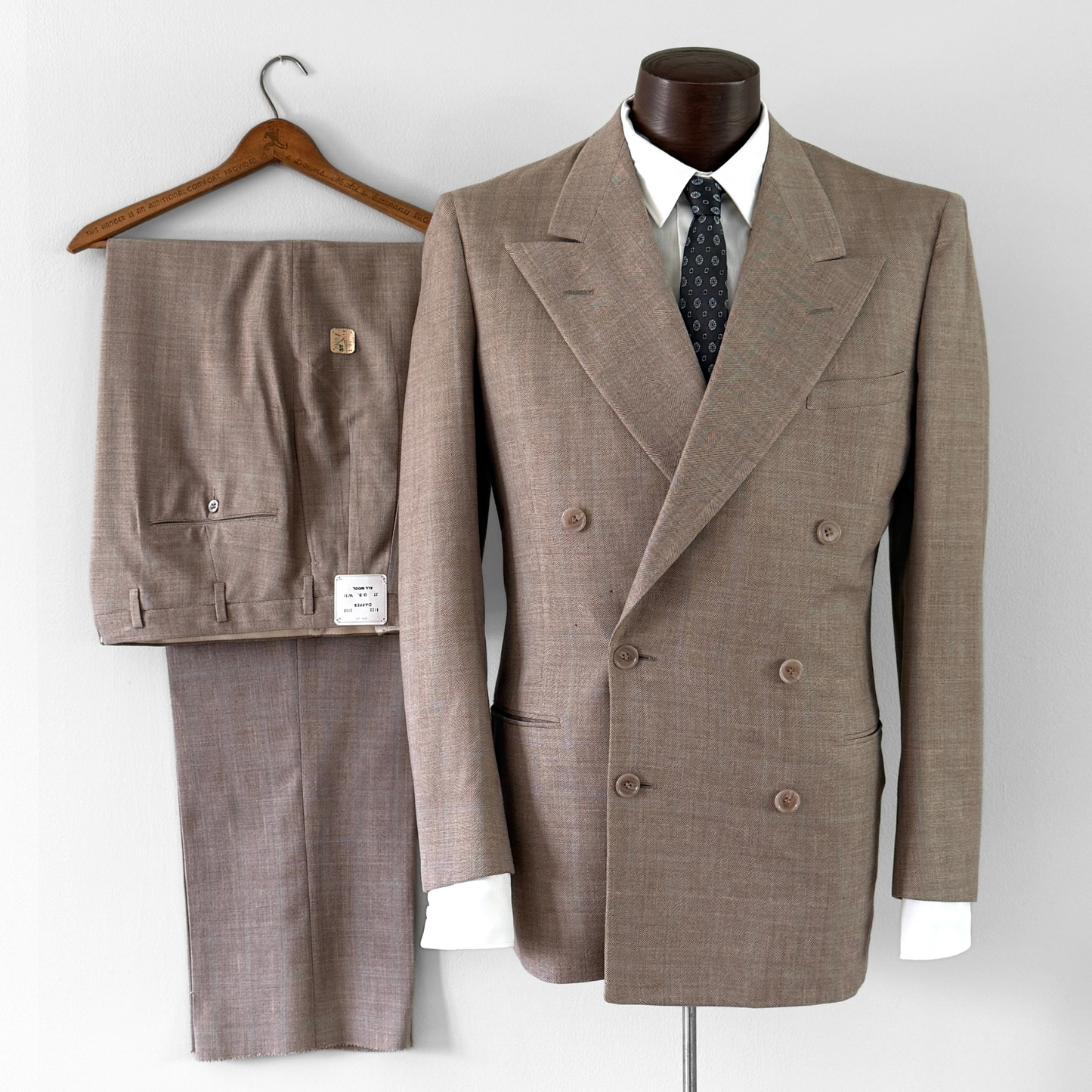 1940s Light Brown Herringbone Wool Double Breasted 2pc Suit