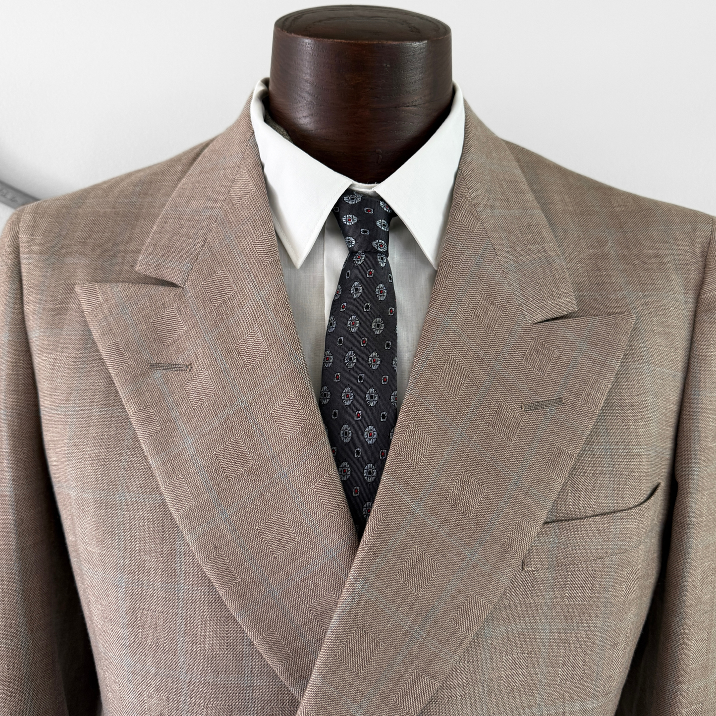1940s Light Brown Herringbone Wool Double Breasted 2pc Suit