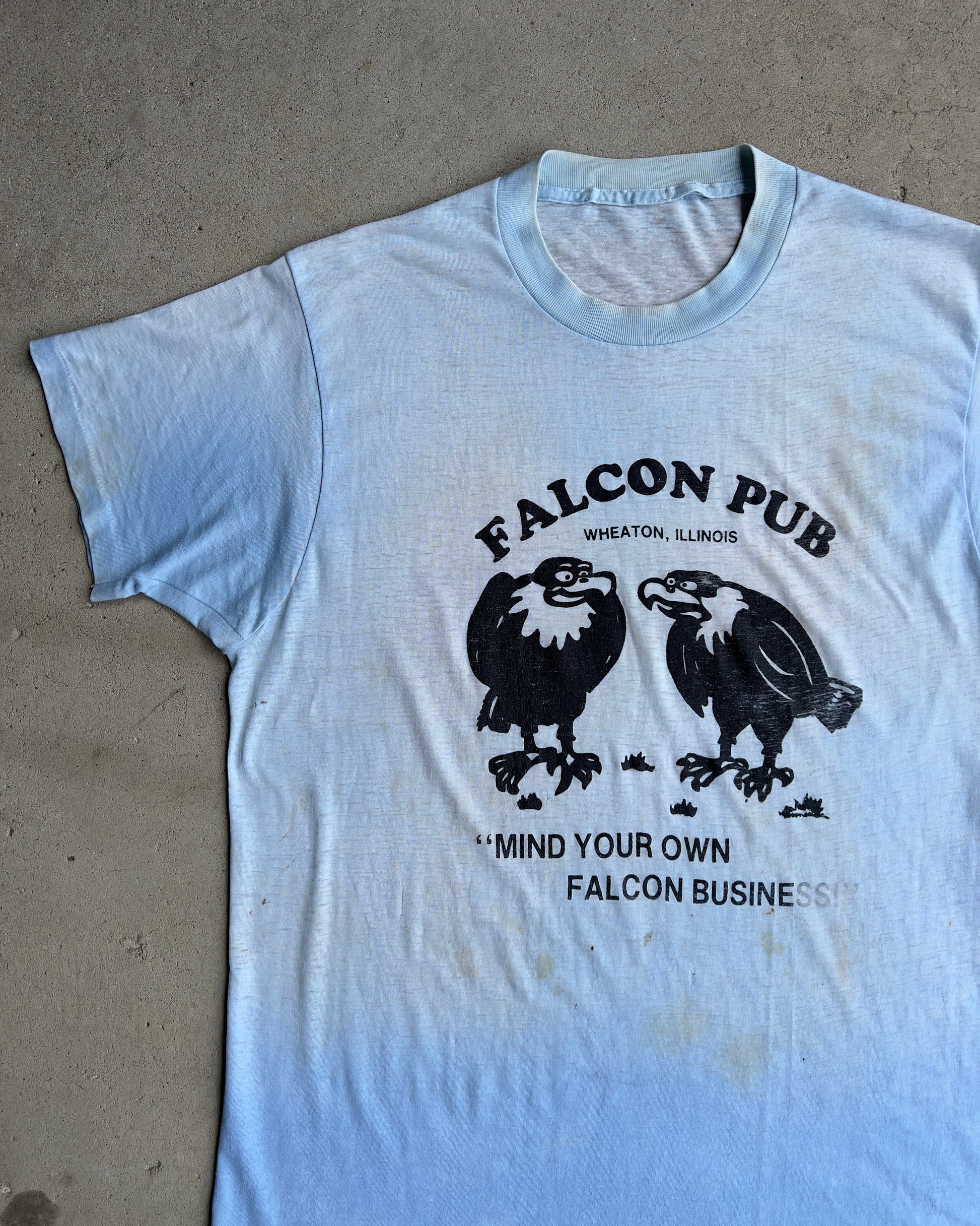 Vintage 1970s Falcon Pub Illinois Sun Faded Tee  - Shop ThreadCount Vintage Co.